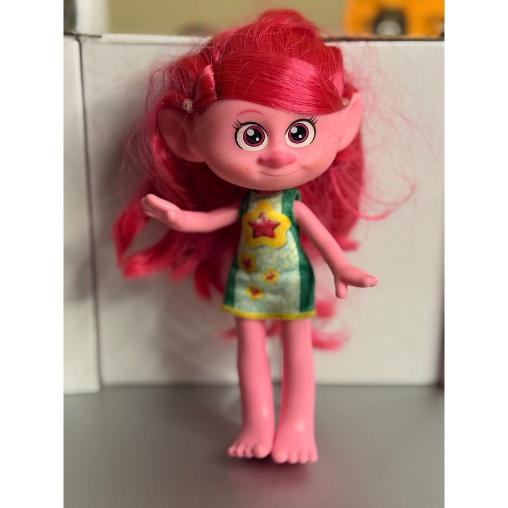 DreamWorks Trolls Poppy Doll Pink Hair Star Dress 7 Inch Figure Toy
